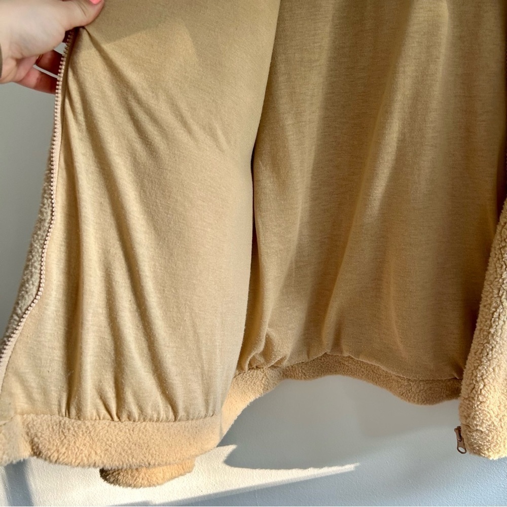 Urban Outfitters Tan Teddy Fleece Bomber Jacket Oversized Pockets - Picture 6 of 7